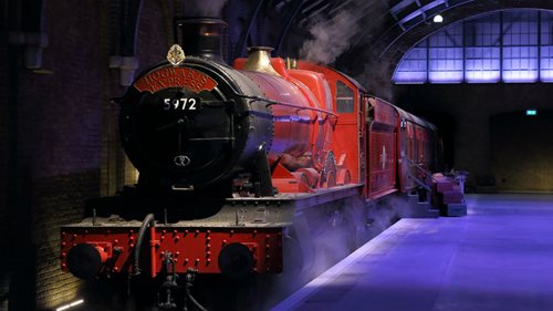 hogwarts-express.jpg hogwarts-express.jpg